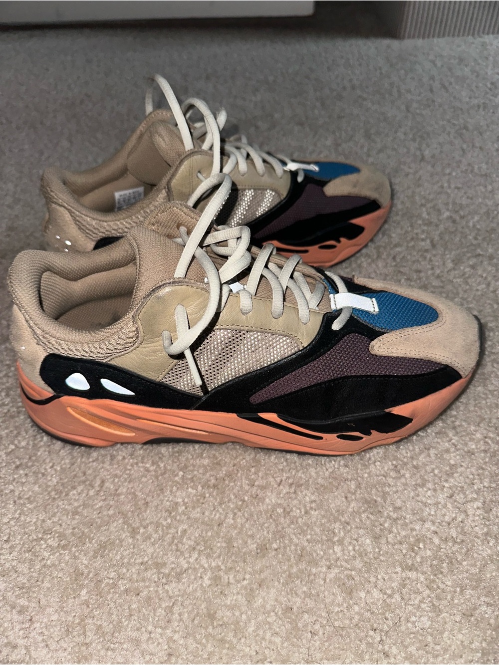 Adidas Yeezy Boost 700
Enflame Amber